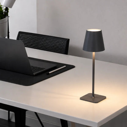 Candeeiro de mesa alto com intensidade regulável