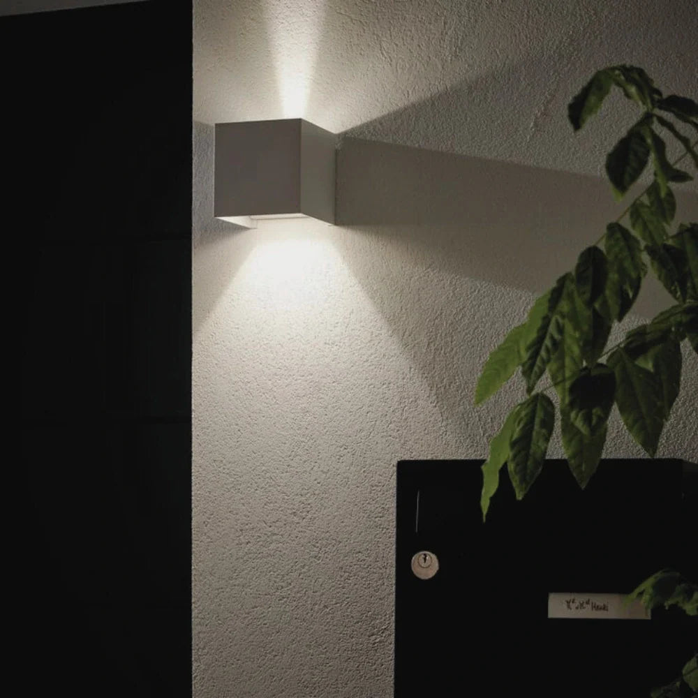 Adjustable Wall Light