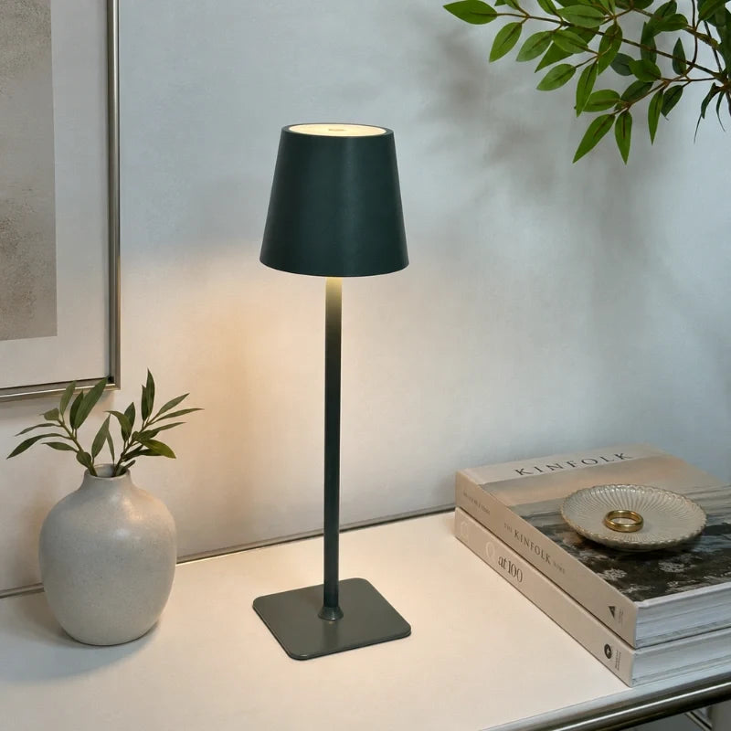 Candeeiro de mesa alto com intensidade regulável