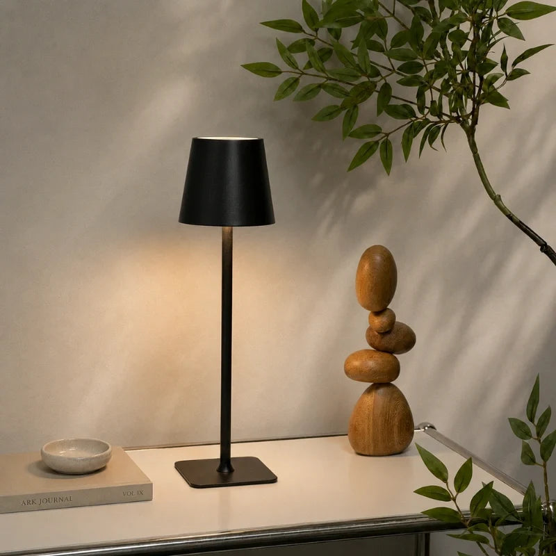 Candeeiro de mesa alto com intensidade regulável