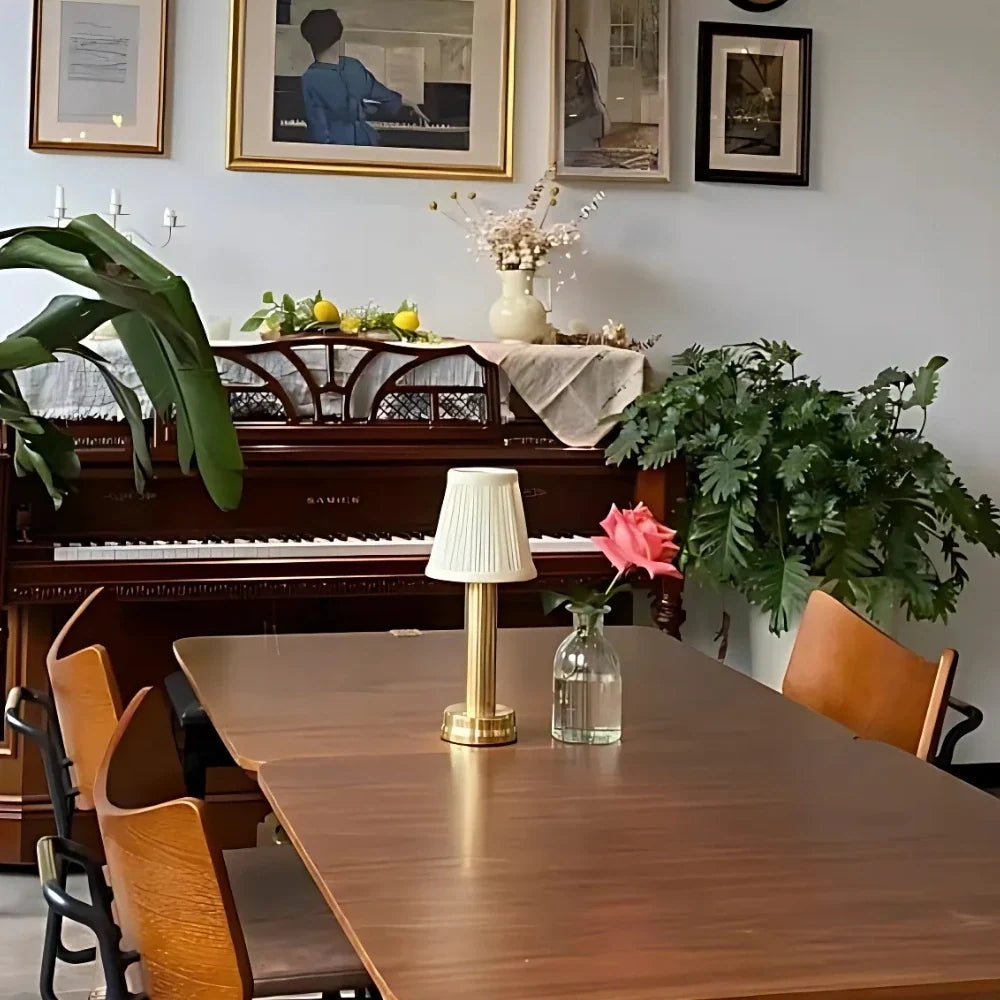 Candeeiro de mesa de elegância retro