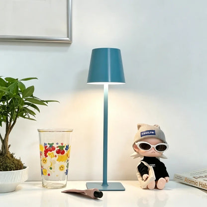 Candeeiro de mesa alto com intensidade regulável
