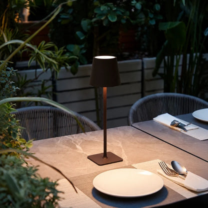 Candeeiro de mesa alto com intensidade regulável