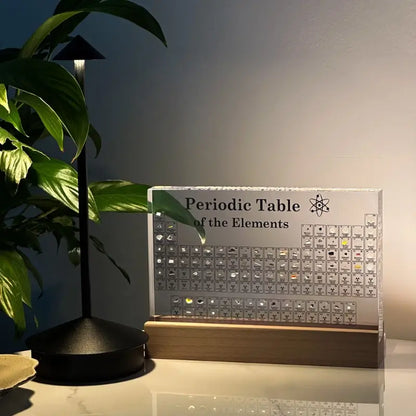 Periodická tabulka se skutečnými prvky
