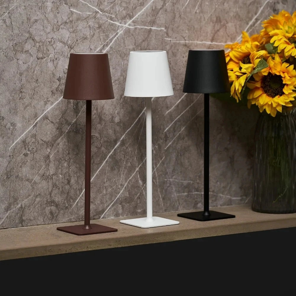 Candeeiro de mesa alto com intensidade regulável