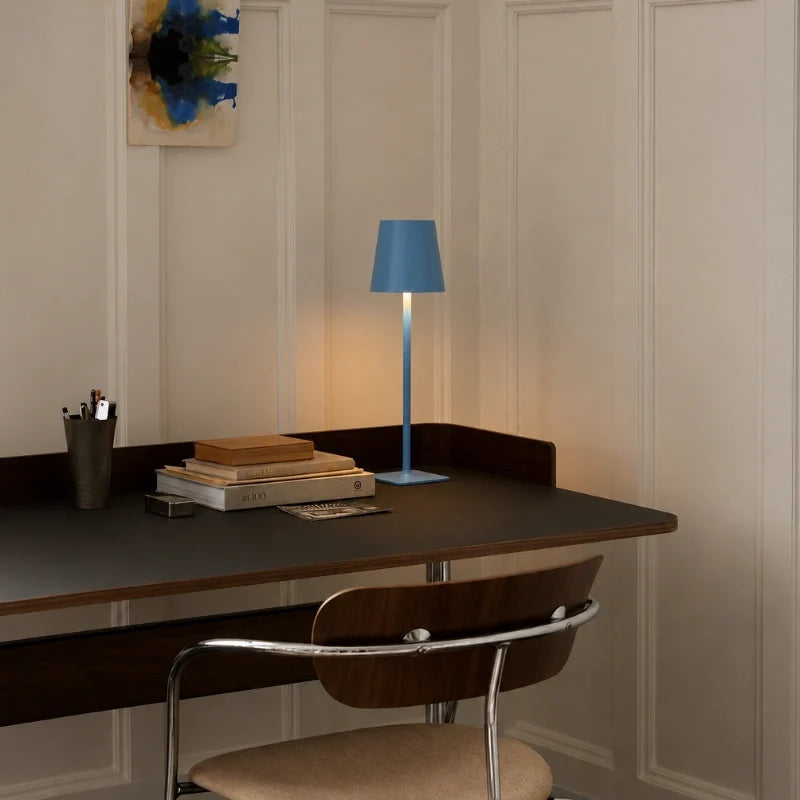 Candeeiro de mesa alto com intensidade regulável