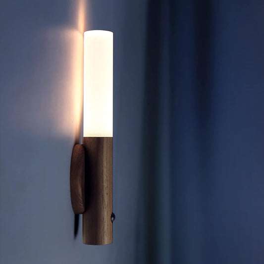 Luz moderna tipo antorcha con sensor de movimiento