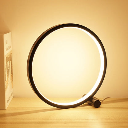 Halo lampa na noční stolek