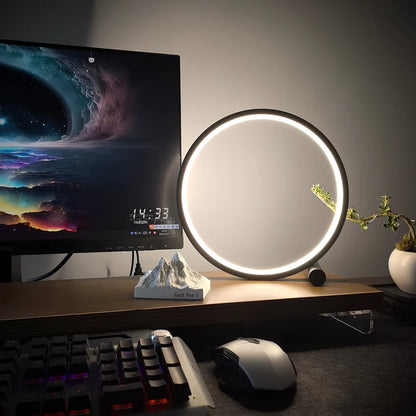 Halo lampa na noční stolek