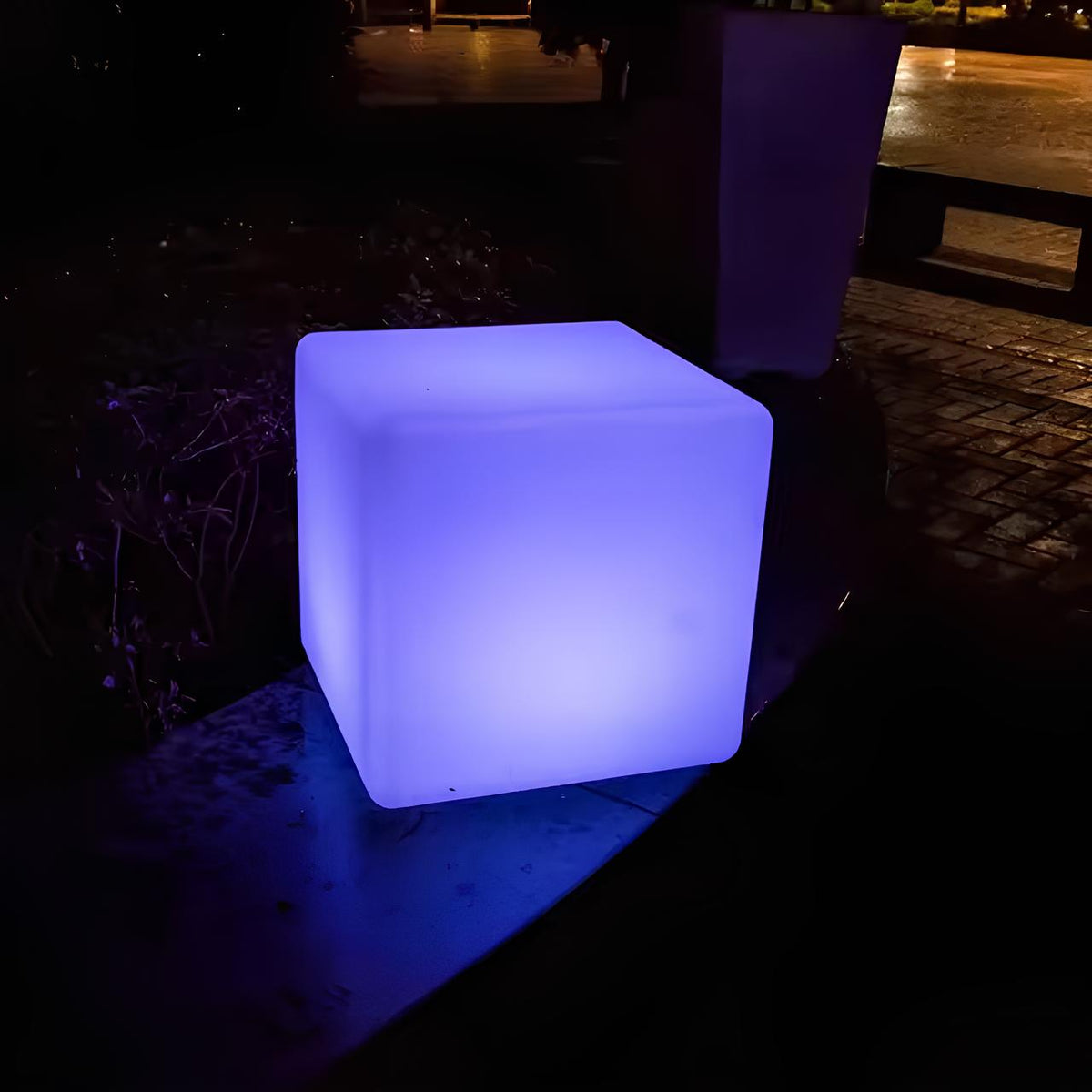 Kocka alakú kerti lámpa