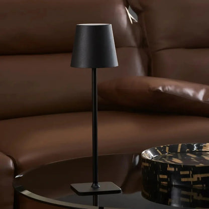 Candeeiro de mesa alto com intensidade regulável