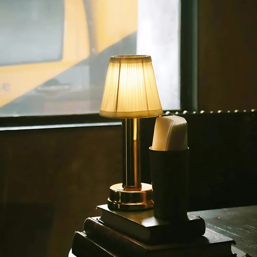 Candeeiro de mesa de elegância retro