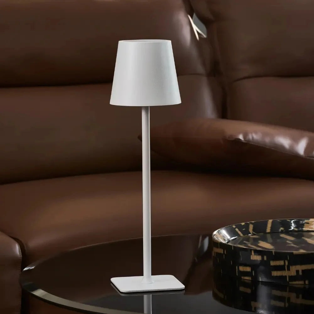 Candeeiro de mesa alto com intensidade regulável