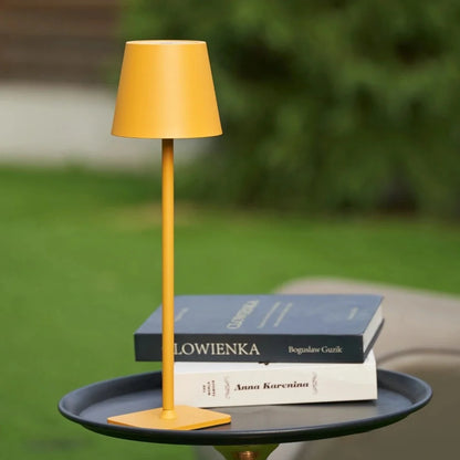 Candeeiro de mesa alto com intensidade regulável